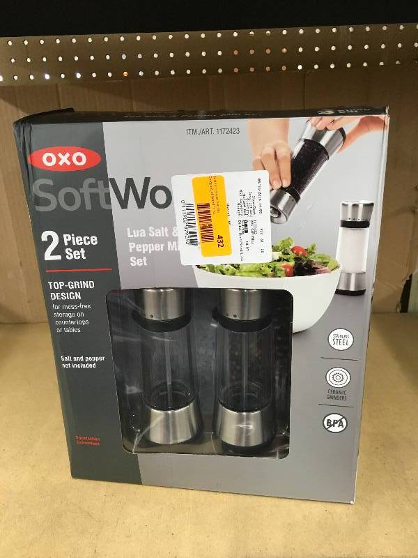 Oxo 2PC Salt & Pepper Grinder, Retail $19.97
