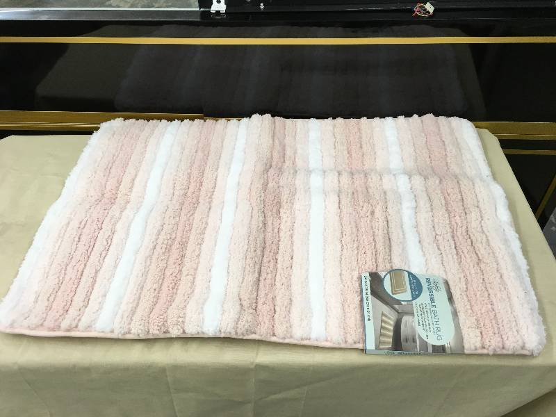 Softly Reversible Bath Rug, Retail $14.99