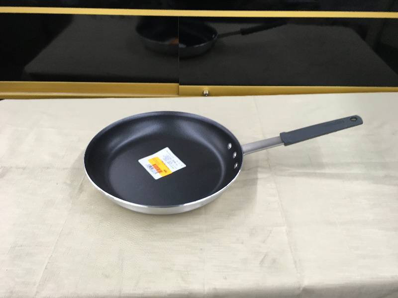 Tramontina 12 In. Fry Pan, Retail $19.99