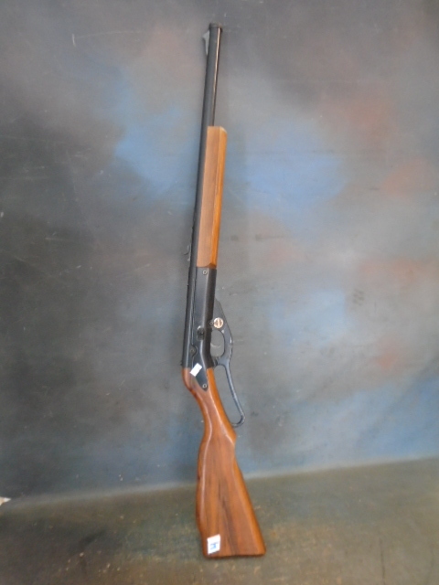 lot 4 image: Daisy BB Gun