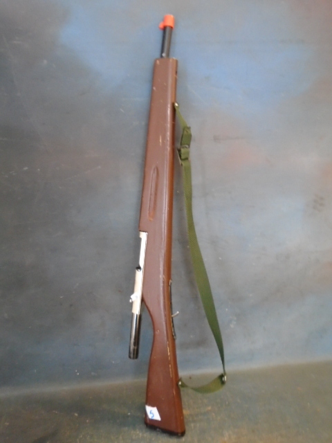 lot 5 image: Brown Airsoft Rifle