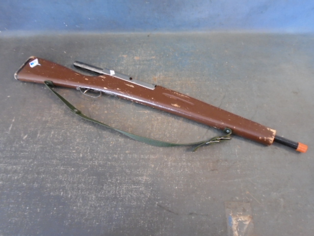 lot 6 image: Wood Pop Gun