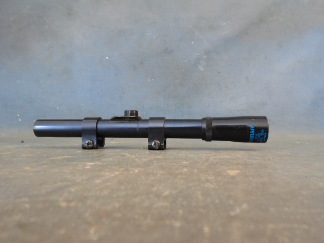 lot 8 image: Rifle Scope