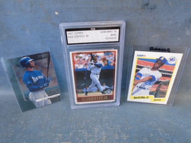 lot 18 image: Ken Griffey Jr Baseball Cards