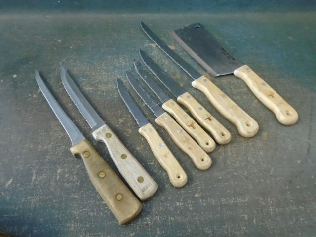 lot 35 image: Assorted Kitchen Knives