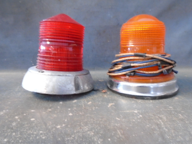 lot 41 image: Vintage Flashing Lights