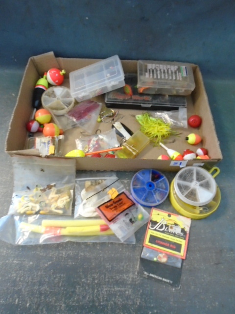 lot 51 image: Misc Fishing Lures and Weights