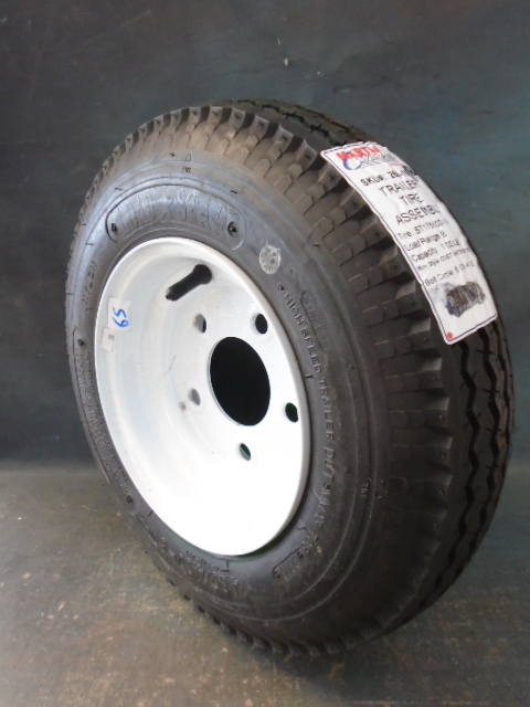 lot 65 image: Trailer Tire