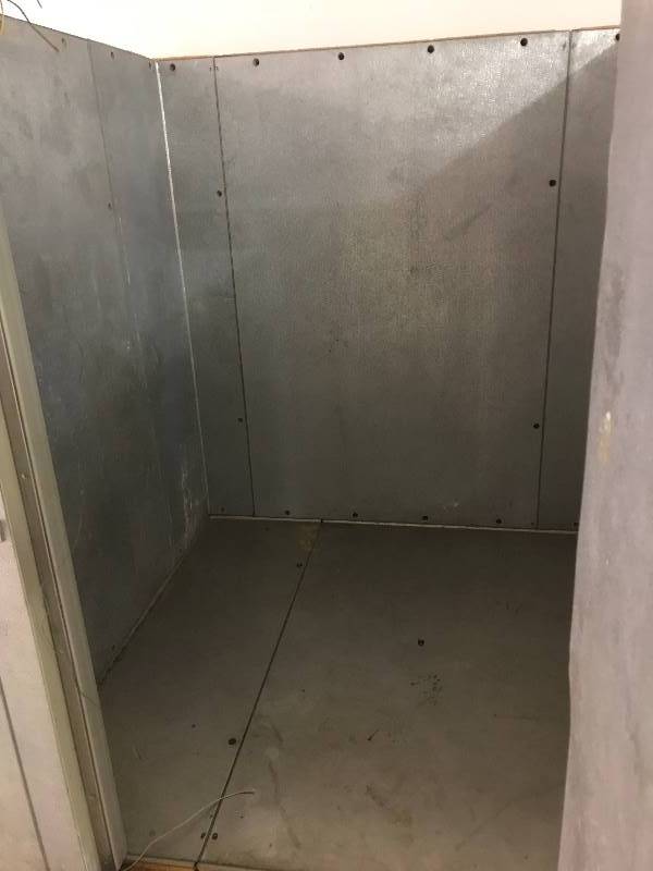 lot 11 image: Leer Walk in Cooler 72 X72 With Remote Compressor 115v
