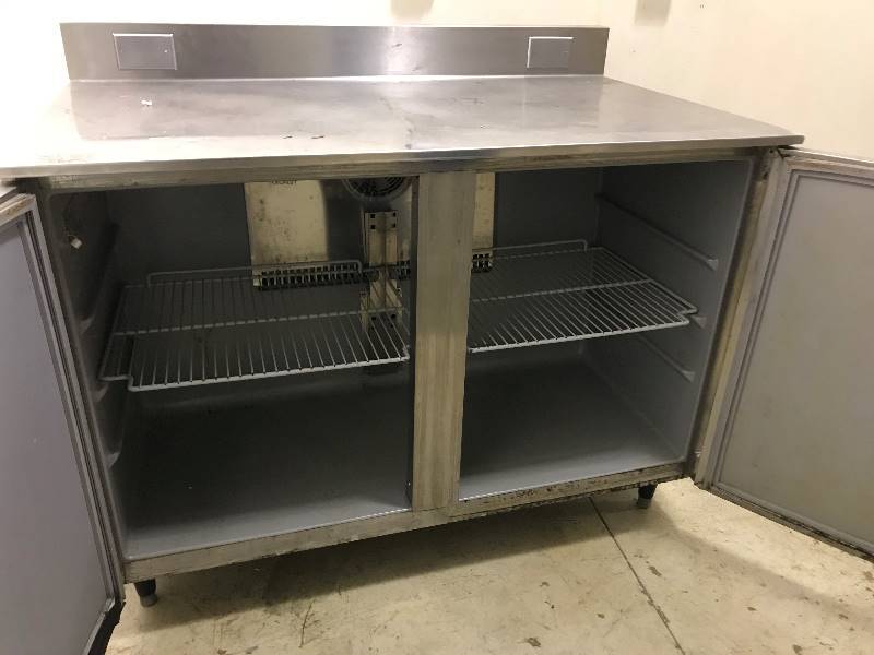 lot 29 image: Victory, Mod #UR-48-SH2-92, worktop refrigerator, 115 volts,