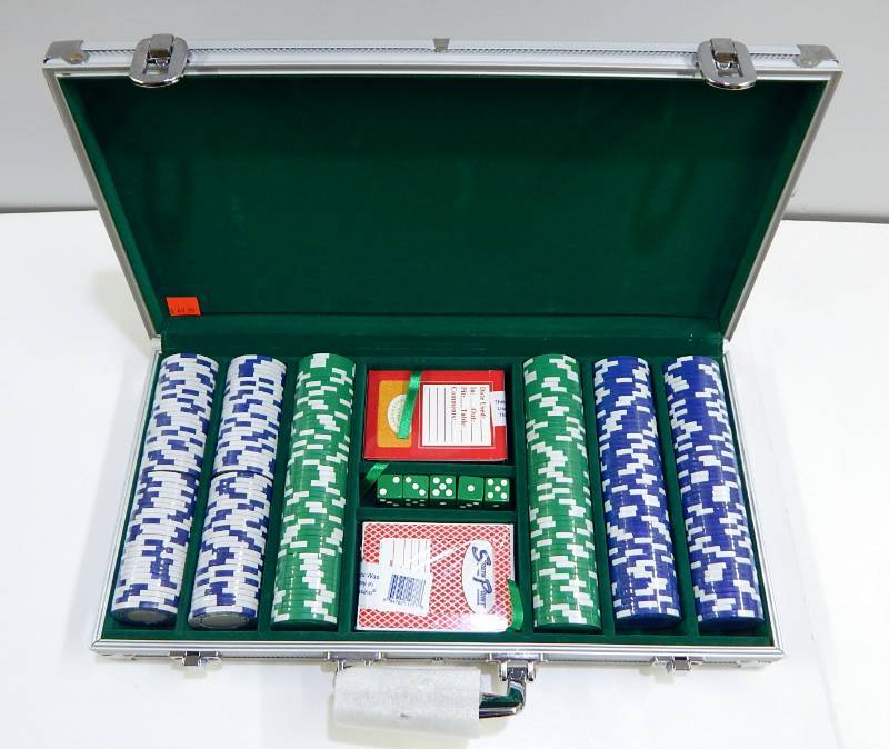 lot 7 image: 300 Chip Aluminum Poker Chip Case with Playing Cards and Dice