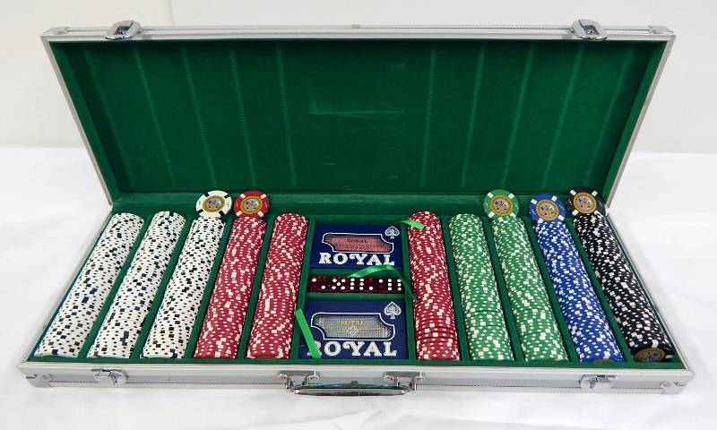 lot 36 image: U.S. Department of the Army 500 Poker Chip Case with Playing Cards and Dice