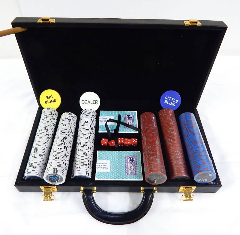 lot 40 image: 300 Chip Case with Playing Cards and Dice - Tournament Edition Skull Chips in Three Denominations