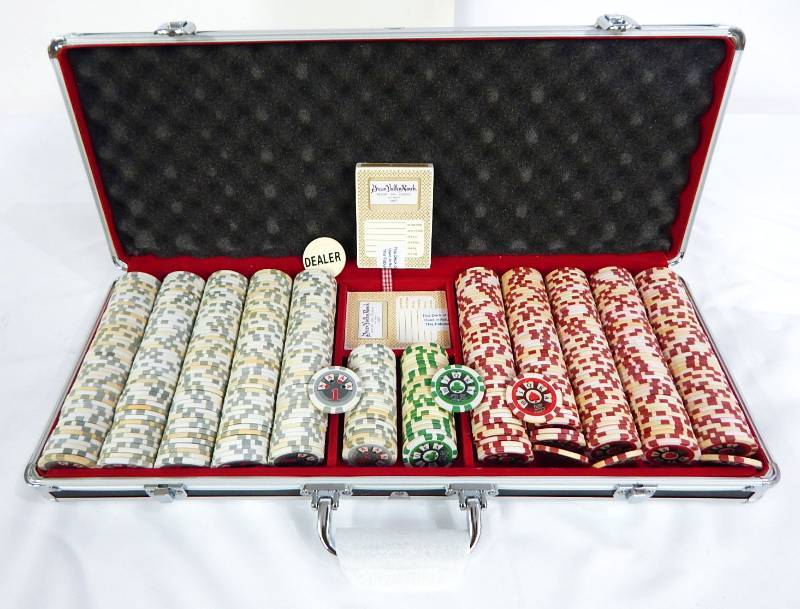 lot 73 image: 550 Chip Poker Chip Case with Playing Cards