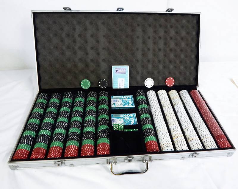 lot 88 image: 1000 Chip Aluminum Poker Chip Case with Playing Cards and Dice