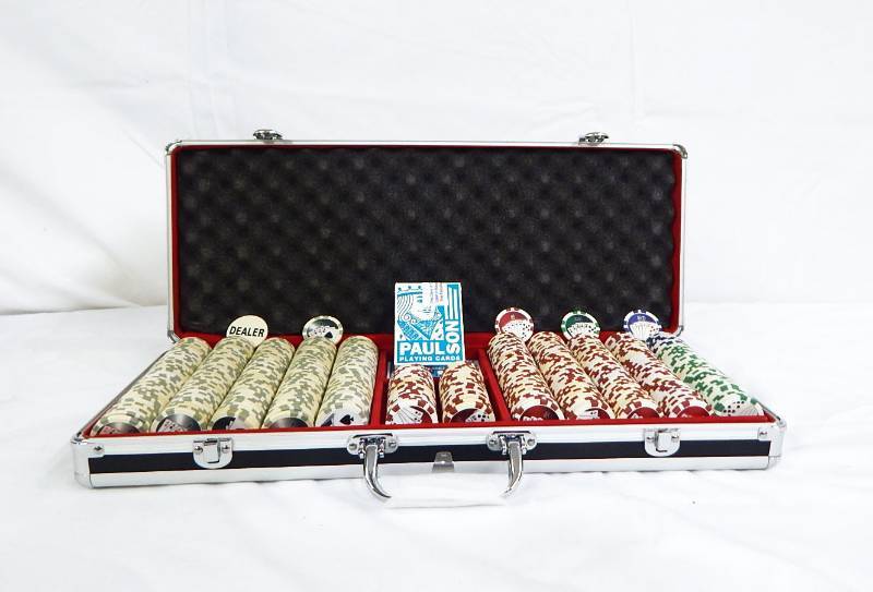 lot 120 image: 550 Chip Poker Chip Case with Playing Cards and Chips in 4 Denominations