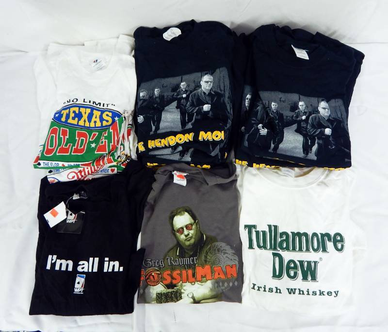 lot 132 image: Lot of 19 Mens Poker and Whiskey Advertisement T-shirts