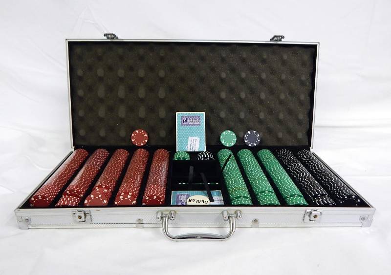 lot 166 image: 620 Chip Aluminum Poker Chip Case with Playing Cards and Dealer Button