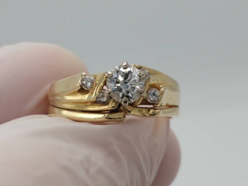 .80 Carat Diamond Wedding Ring set in 14k Yellow Gold