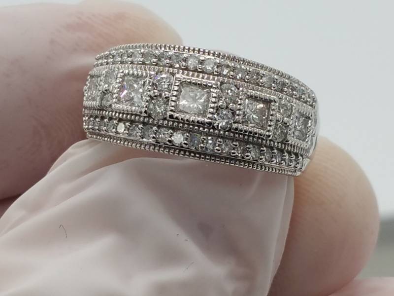 Diamond Ring in 10k White Gold