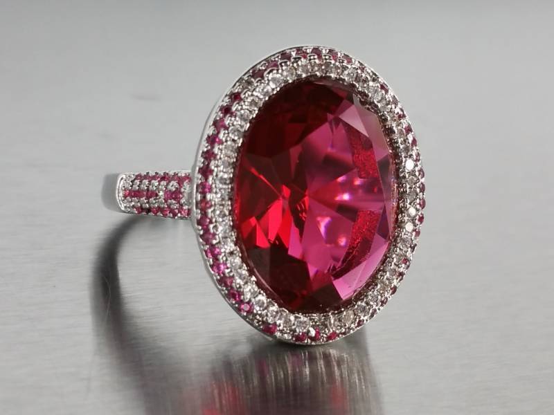 Ladies 12ct Ruby Estate Ring