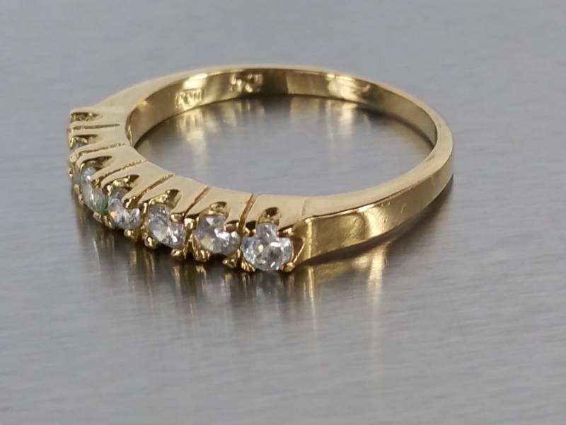 Ladies Diamond Ring in 14k Gold