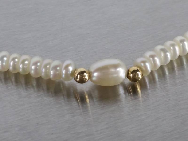 Elegant 18 Pearl Necklace with 14k Gold Accents