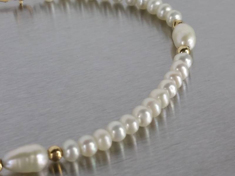 Elegant 7 Pearl Bracelet with 14k Gold Accents