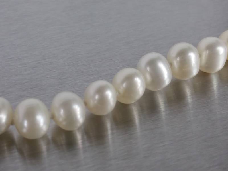 Beautiful 18 White Pearl Necklace with 14k Gold Clasp