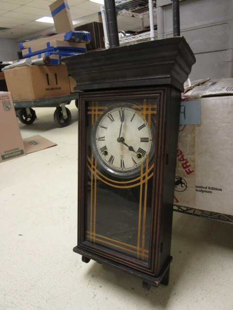 lot 923 image: WALL CLOCK