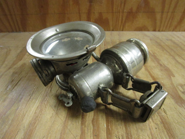 lot 932 image: VINTAGE CARBIDE LAMP
