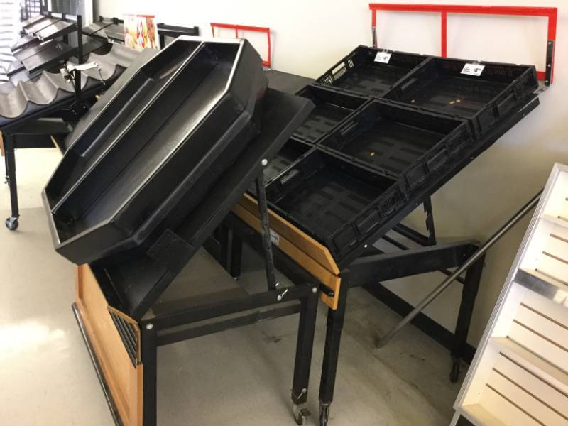 lot 7 image: Slanted Produce Table&nbsp2 - Tables in this Lot