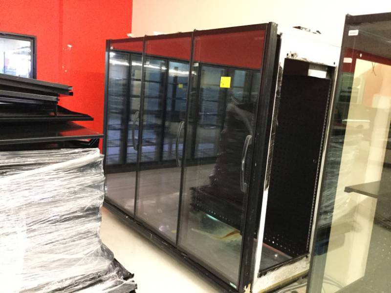 lot 18 image: Zero&nbspZone RVMC30 Crystal Door Cooler 