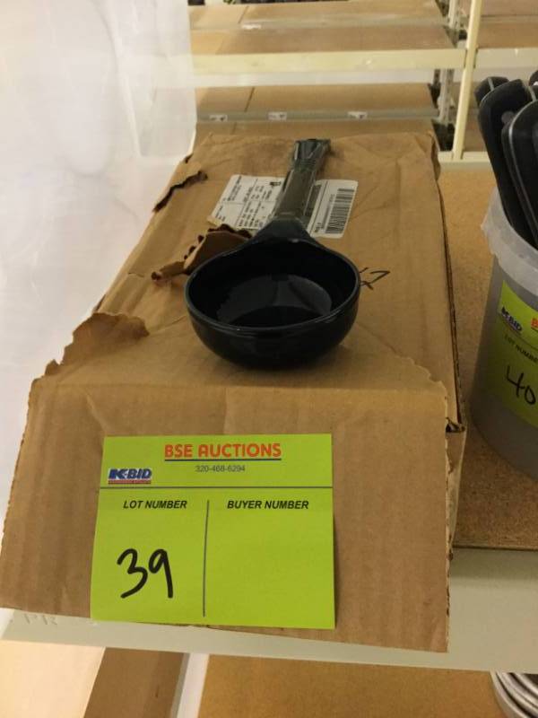 lot 39 image: Misc Plastic Ladles