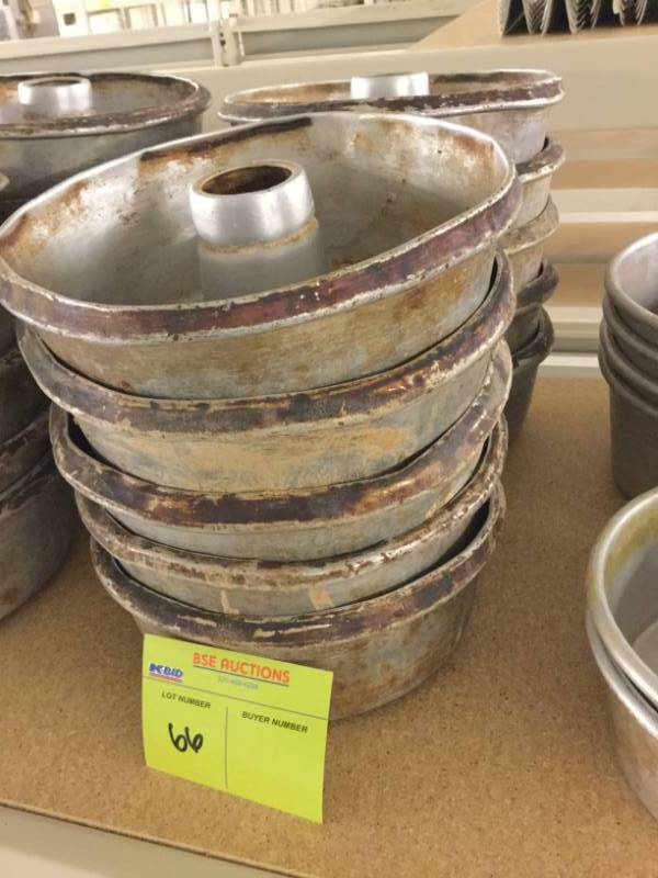 lot 66 image: Bread Pans
