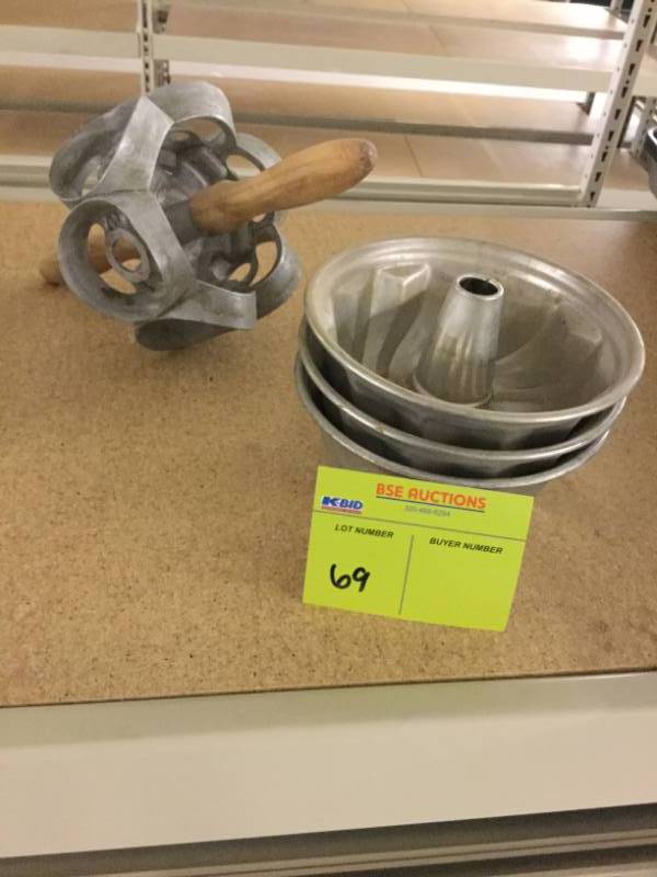 lot 69 image: Bread Pans with Misc Cooking Piece