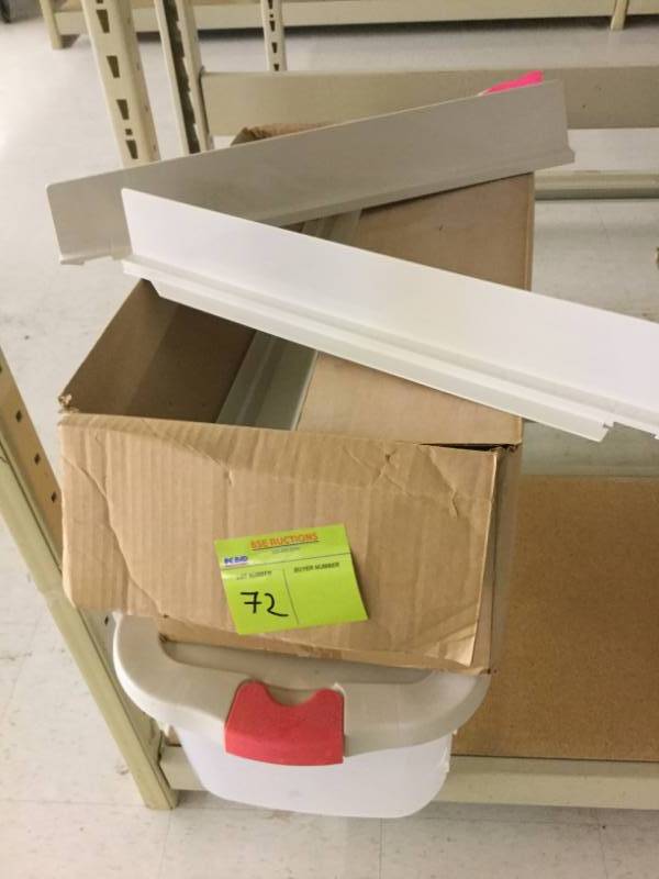 lot 72 image: Misc
