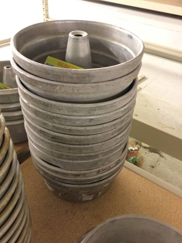 lot 75 image: Bread pans