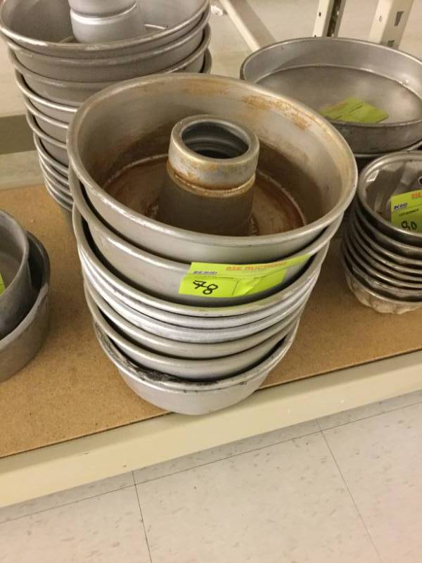 lot 78 image: Bread Pans