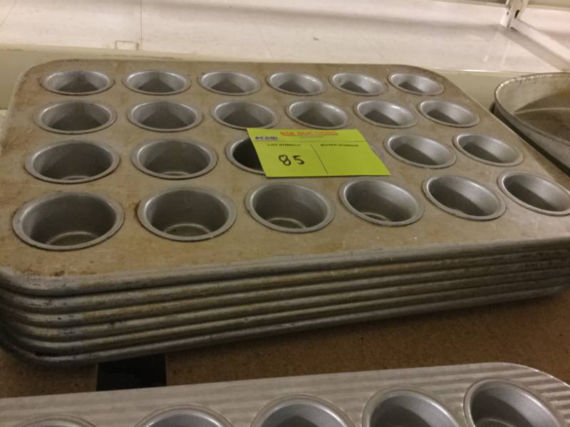 lot 85 image: Muffin Pans