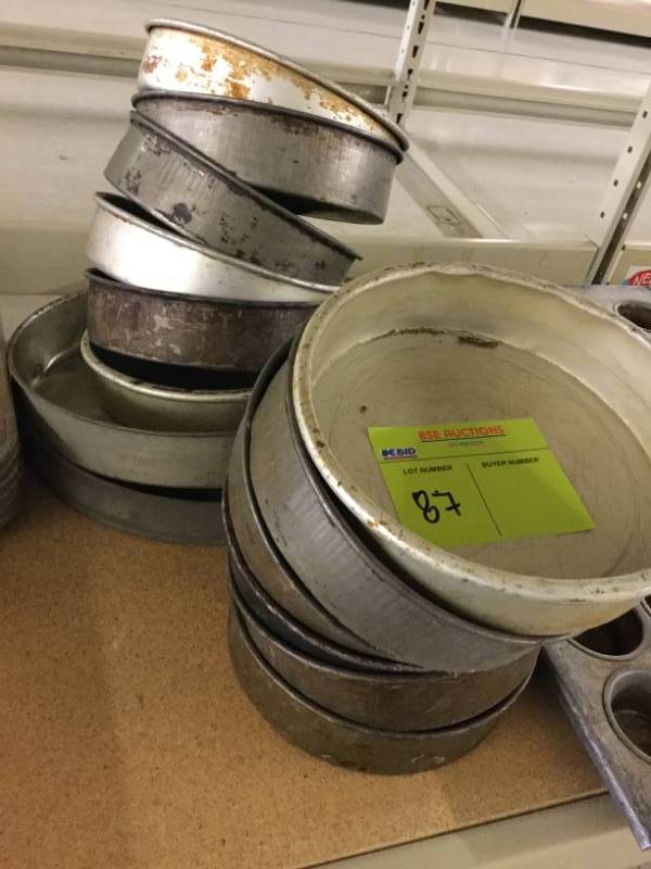 lot 87 image: Bread Pans