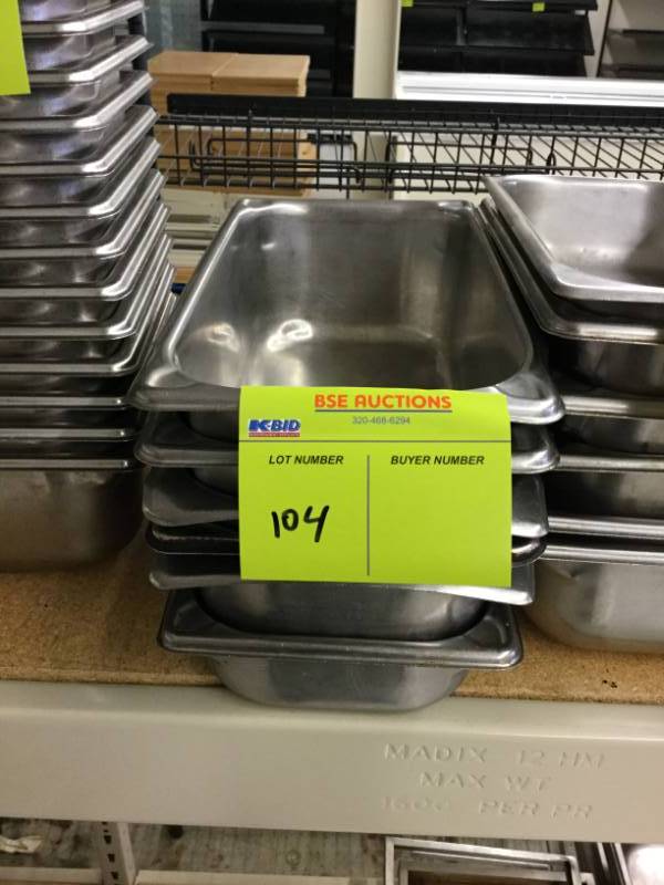 lot 104 image: Food Pans