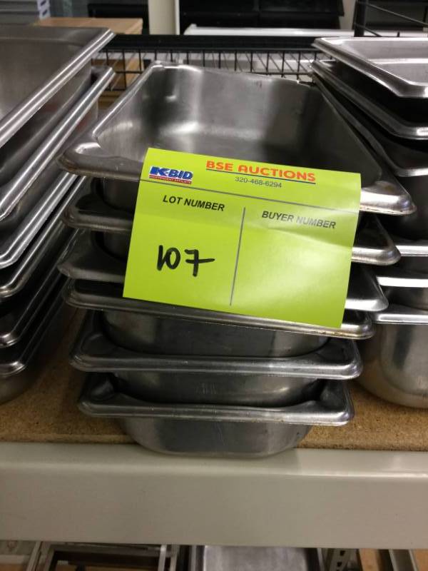 lot 107 image: Food Pans