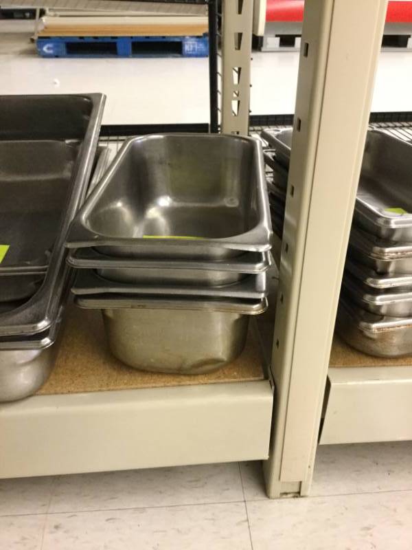 lot 135 image: Food Pans