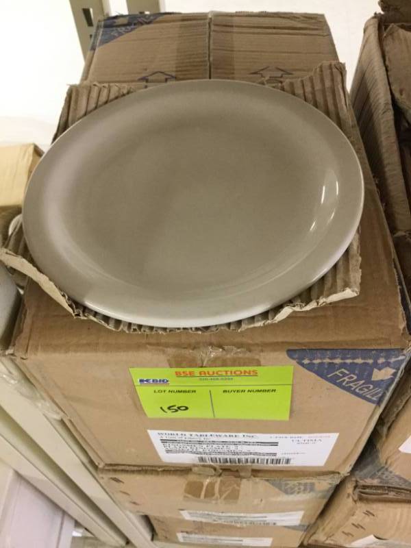 lot 150 image: Dinner Plates