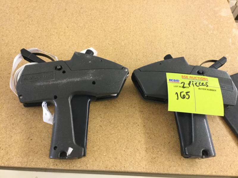 lot 165 image: Price Tag Gun