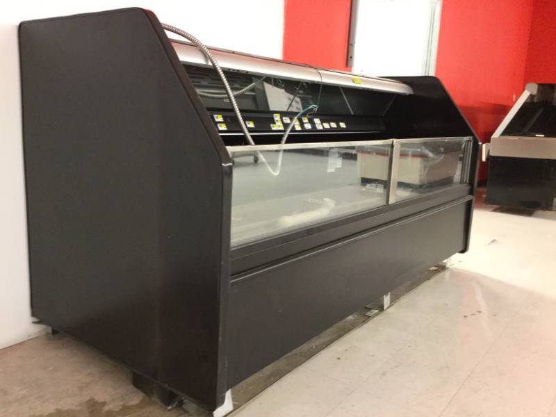 lot 176 image: 2014 8 Single Deck Open Air Wall Coffin Case WEnds