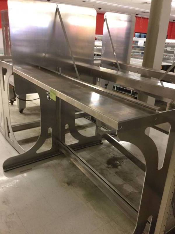 lot 198 image: Misc Aluminum Merchandiser