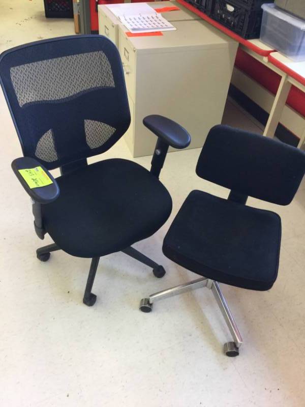 lot 243 image: 2 Roller Chairs