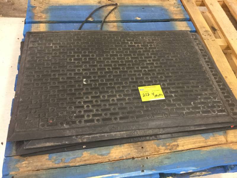 lot 252 image: Working Mats